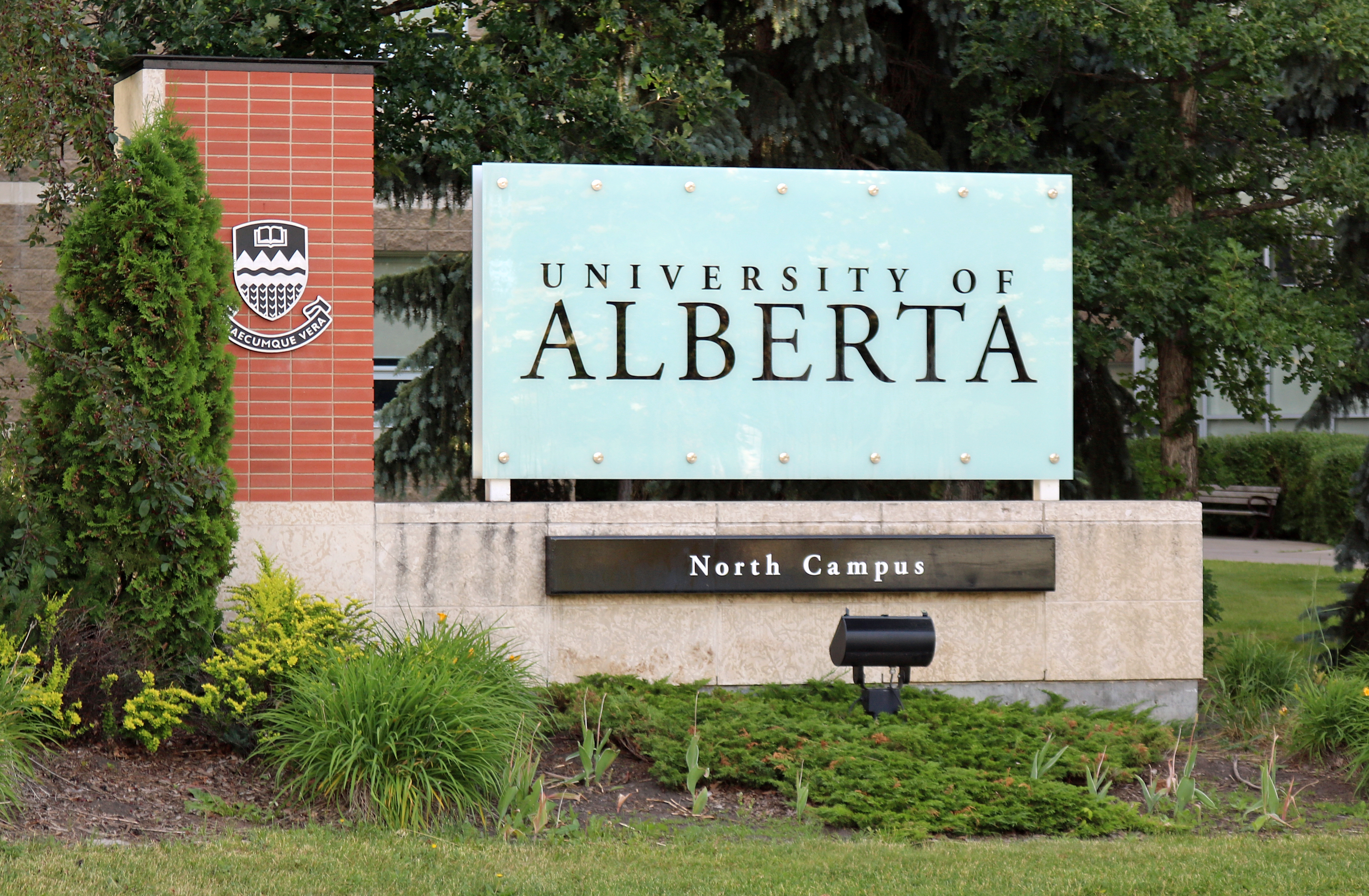 A picture of a sign saying 'University of Alberta'